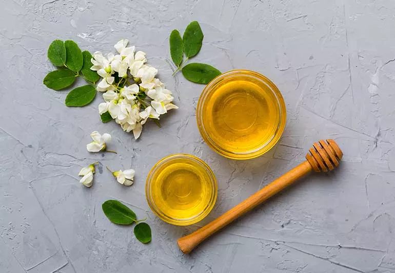 استخدام العسل للأذن